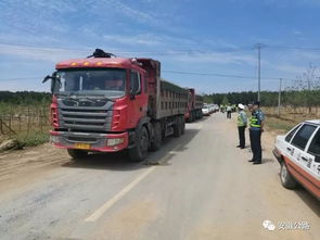 三站攜手合作,兩臺(tái) 百?lài)嵧?落網(wǎng),一定要給便攜式軸重秤點(diǎn)贊