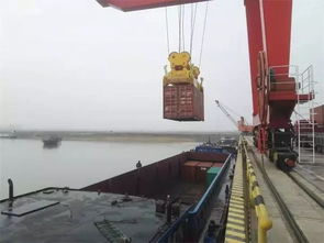 鳳陽港首次開通集裝箱運(yùn)輸